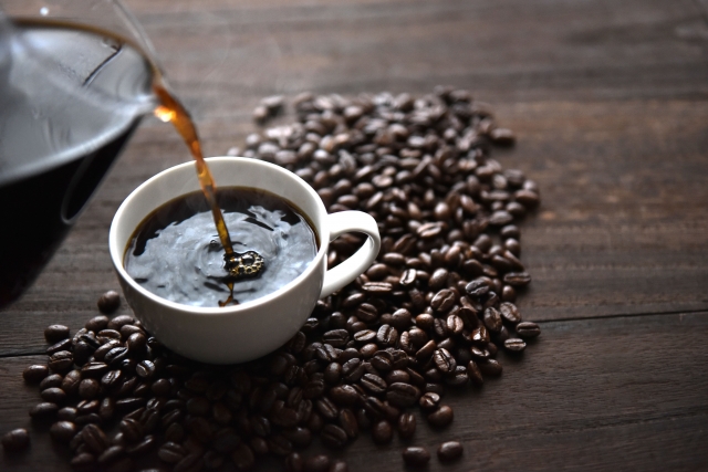 【イメージ画像】淹れたてのホットコーヒー