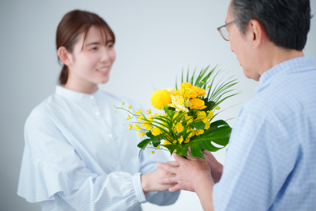 【イメージ画像】嬉しそうなお父さん